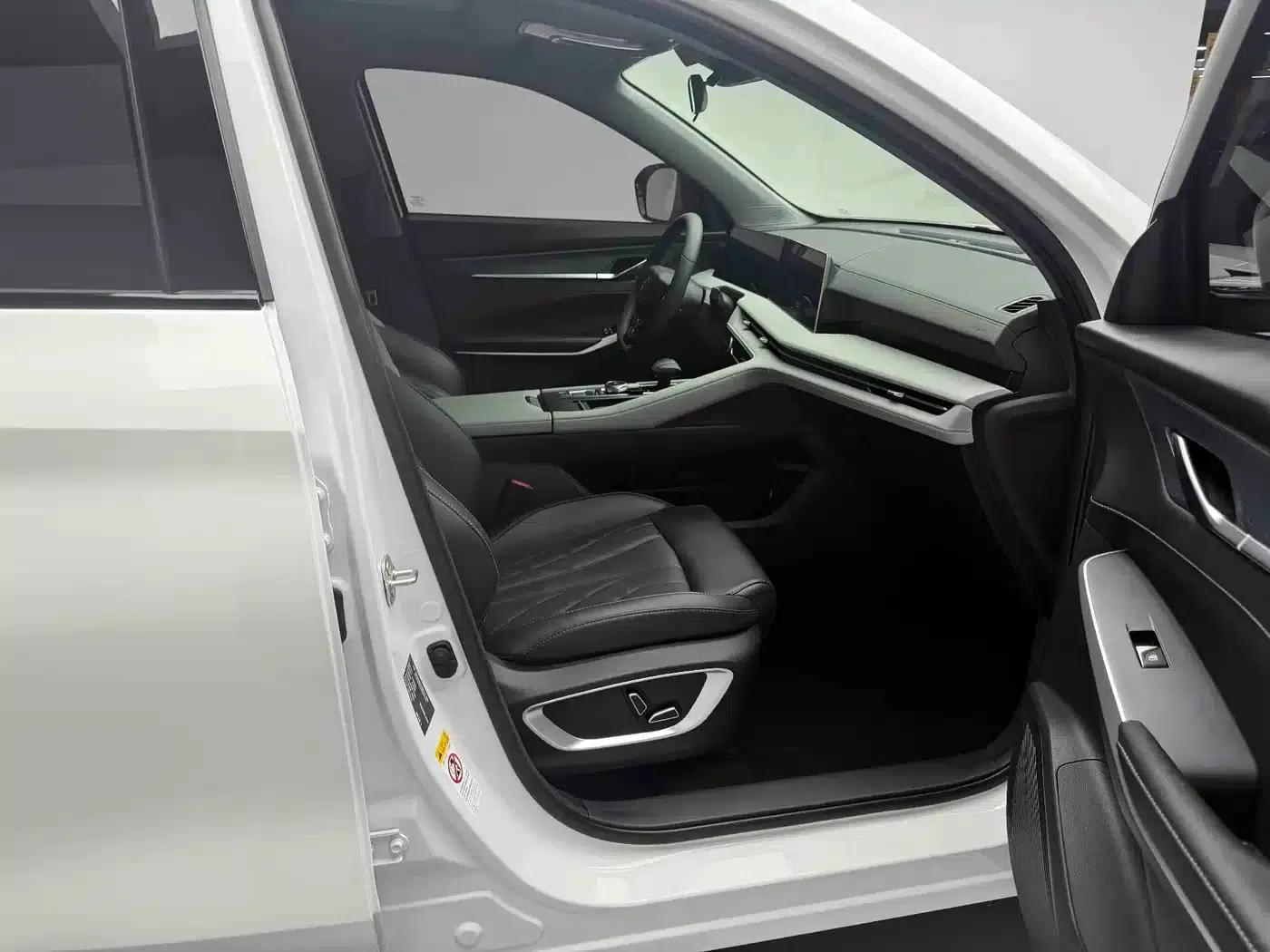 Changan CS75PLUS 2024 Model, Third Generation, Champion Edition, 1.5T Intelligent Driving and Sporty Type — миниатюра 3