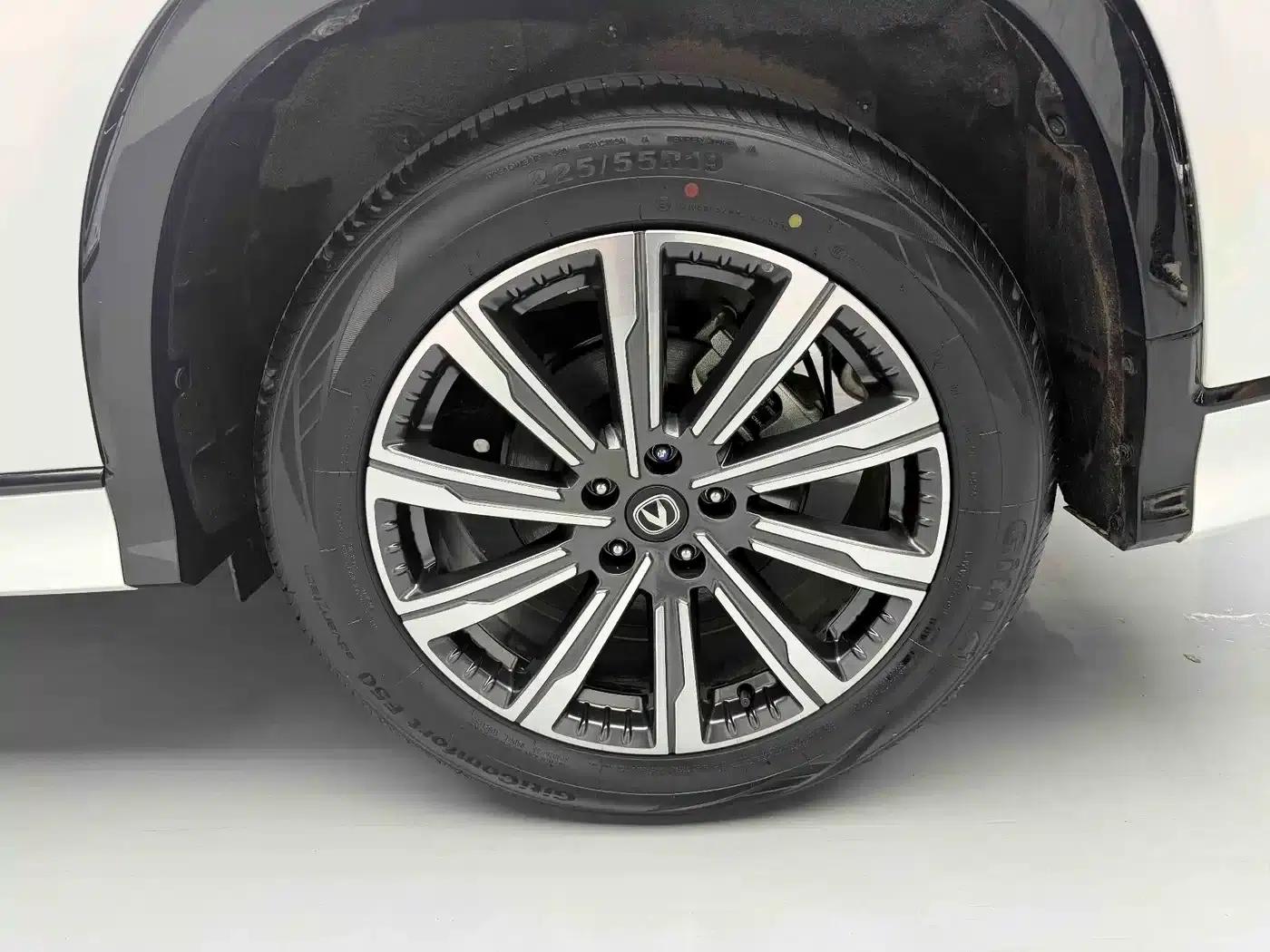 Changan CS75PLUS 2024 Model, Third Generation, Champion Edition, 1.5T Intelligent Driving and Sporty Type — миниатюра 8