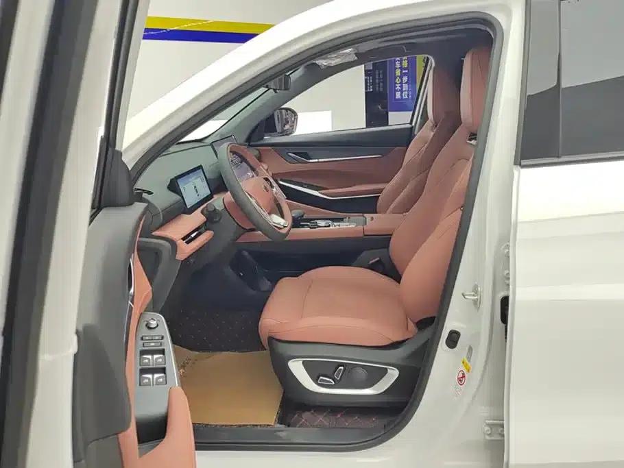 Changan CS75PLUS 2026 Smart Champion Edition 1.5T New Blue Whale Intelligent Leading Model — миниатюра 9