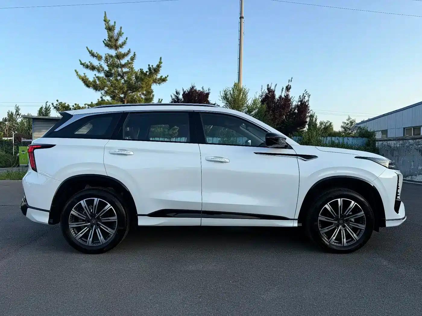 Changan CS75PLUS 2026 Smart Champion Edition 1.5T New Blue Whale Intelligent Navigation Model — миниатюра 7