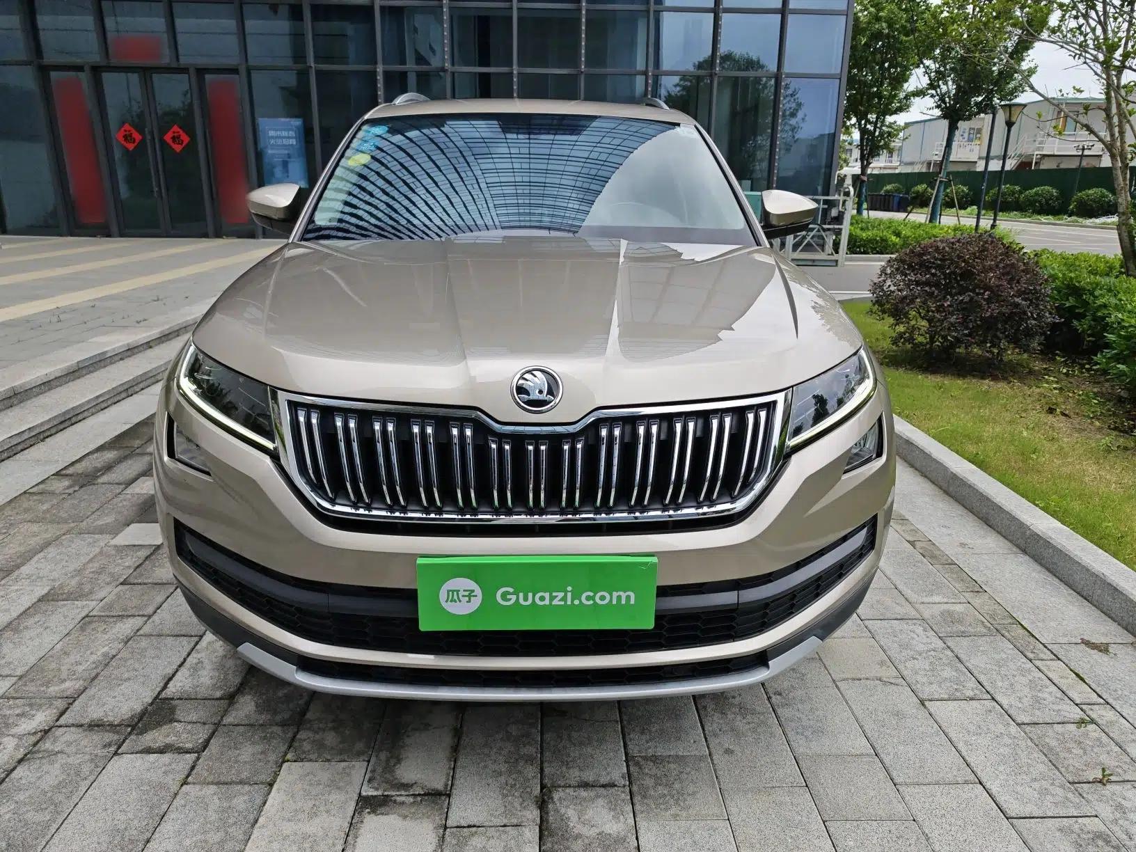 Skoda Kodiaq 2019 Facelifted TSI330 5-Seater Two-Wheel-Drive Luxury Enjoyment Edition China VI Standard — миниатюра 2