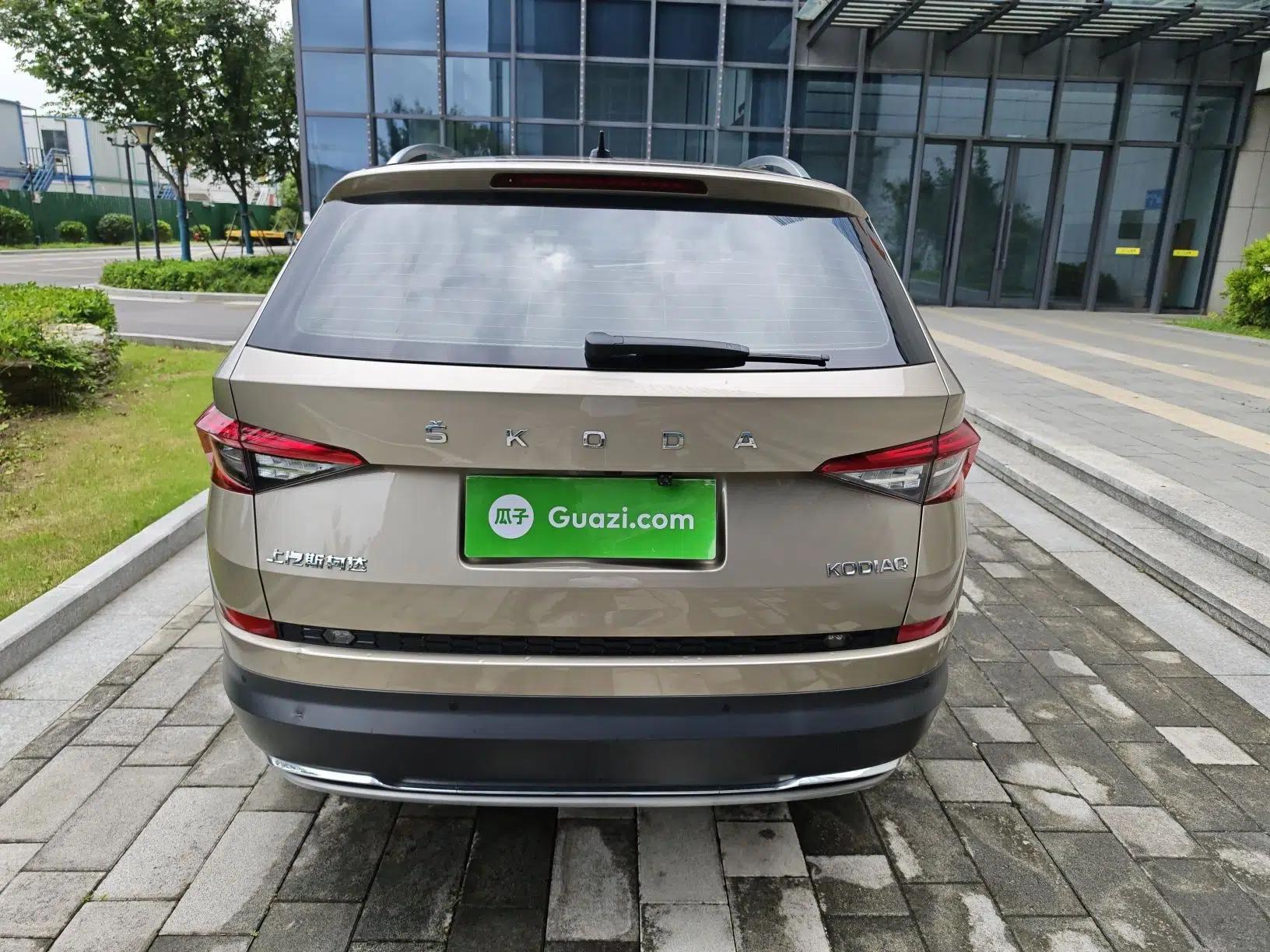 Skoda Kodiaq 2019 Facelifted TSI330 5-Seater Two-Wheel-Drive Luxury Enjoyment Edition China VI Standard — миниатюра 5