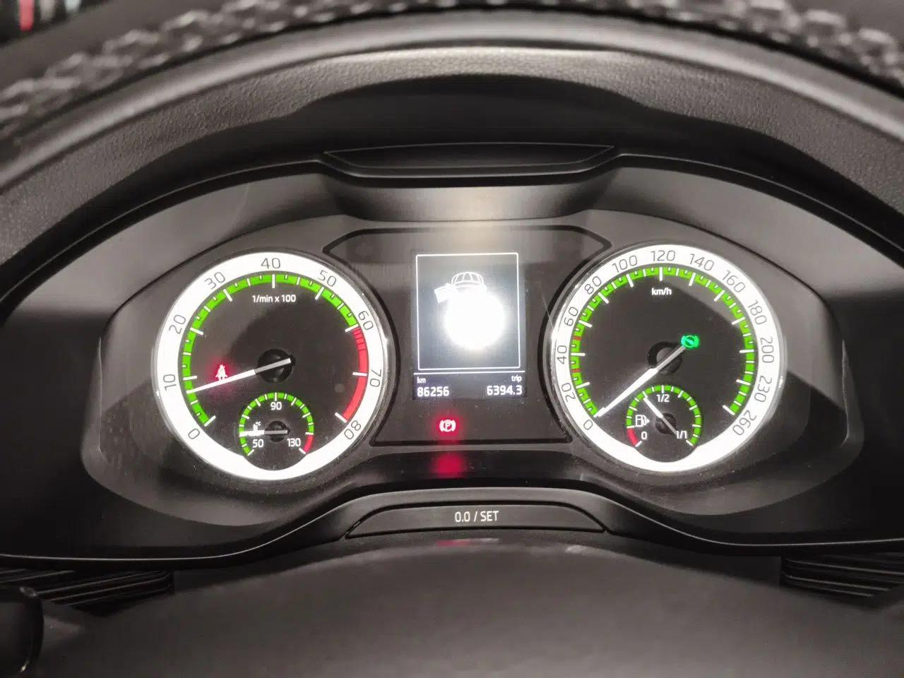 Skoda Kodiaq 2018 Facelifted TSI330 5-Seater Two-Wheel-Drive Luxury Enjoyment Edition — миниатюра 11