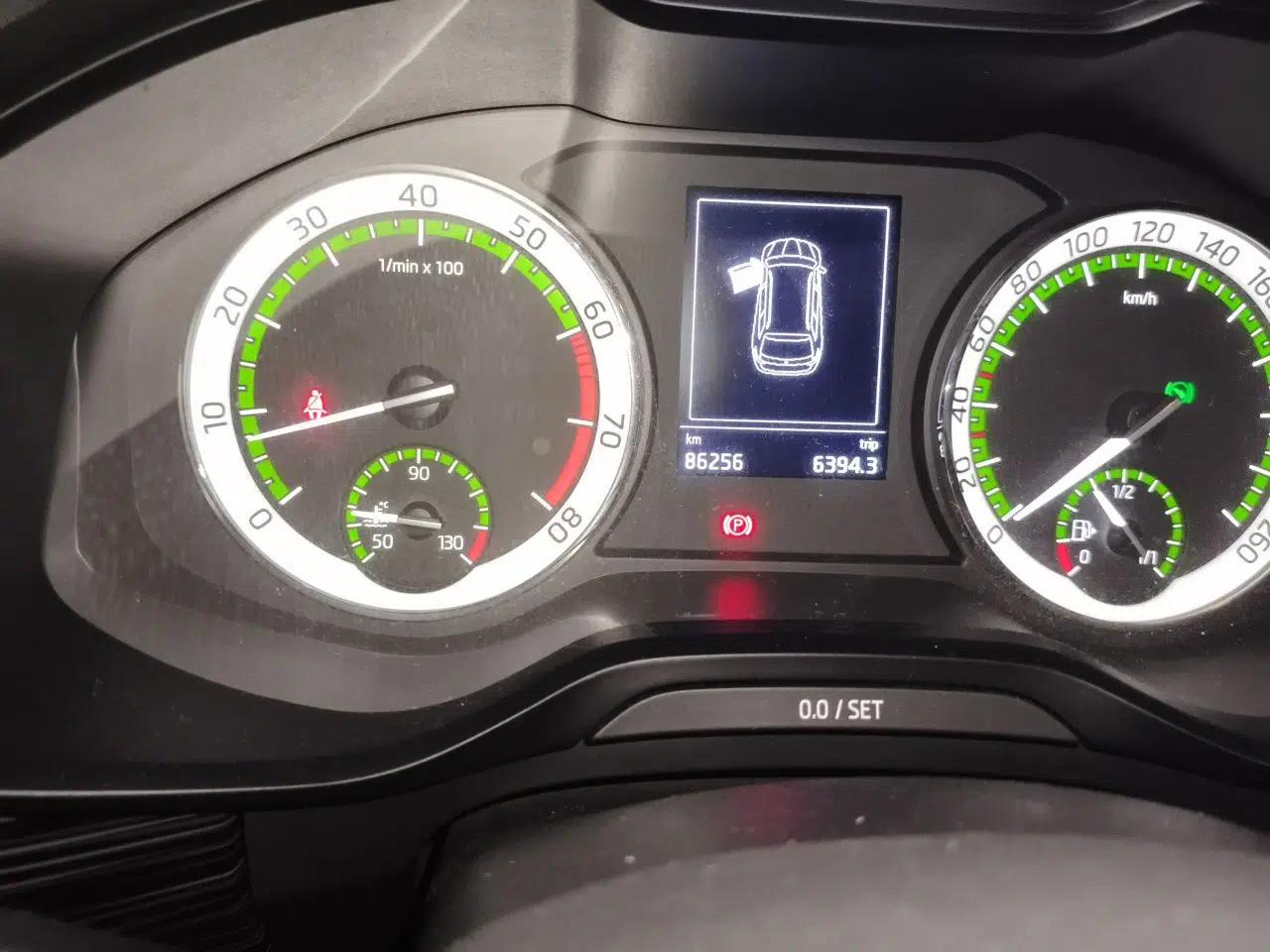 Skoda Kodiaq 2018 Facelifted TSI330 5-Seater Two-Wheel-Drive Luxury Enjoyment Edition — миниатюра 12