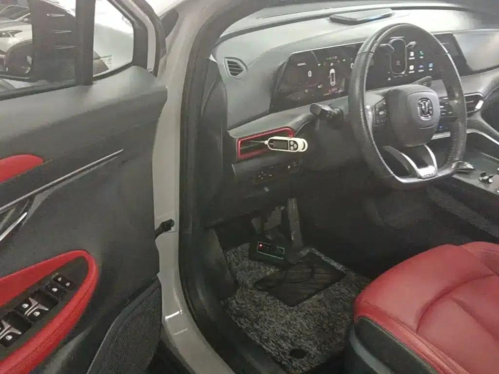 Changan UNI-T 2020 1.5T Premium Edition — миниатюра 16