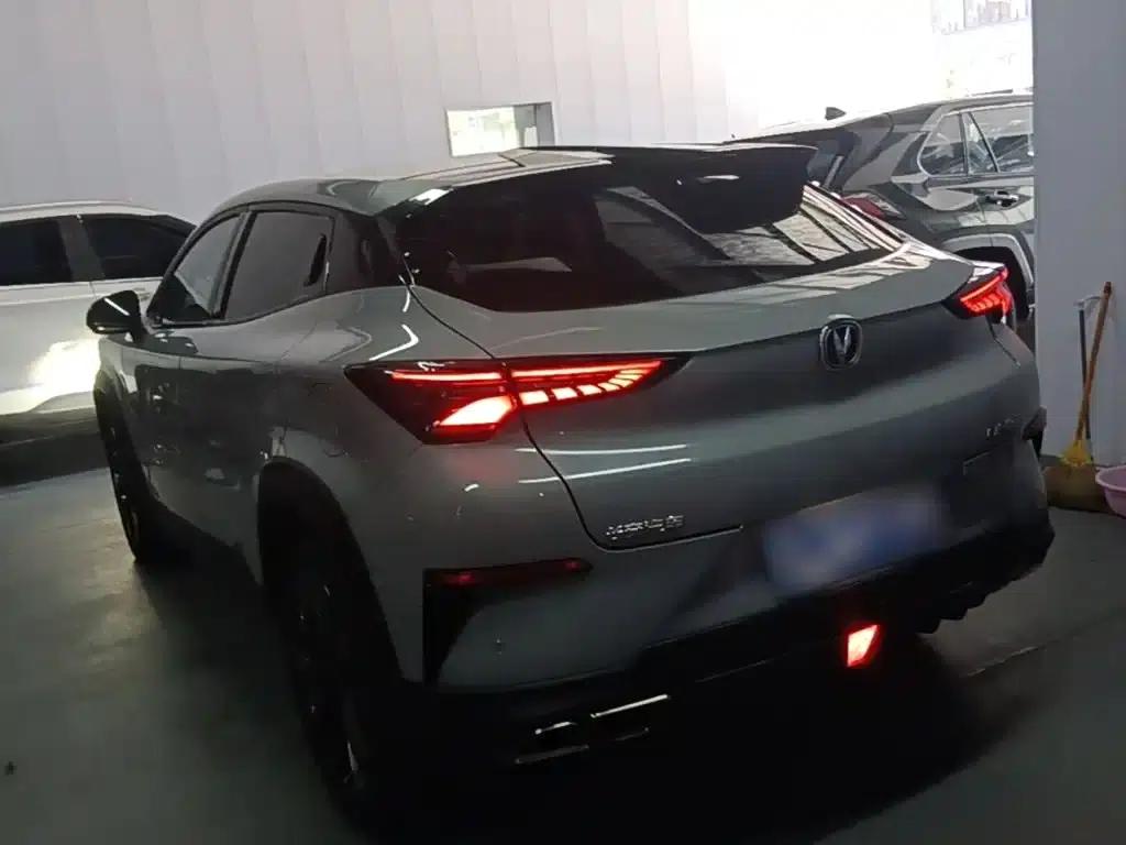 Changan UNI-T 2020 1.5T Premium Edition — миниатюра 5