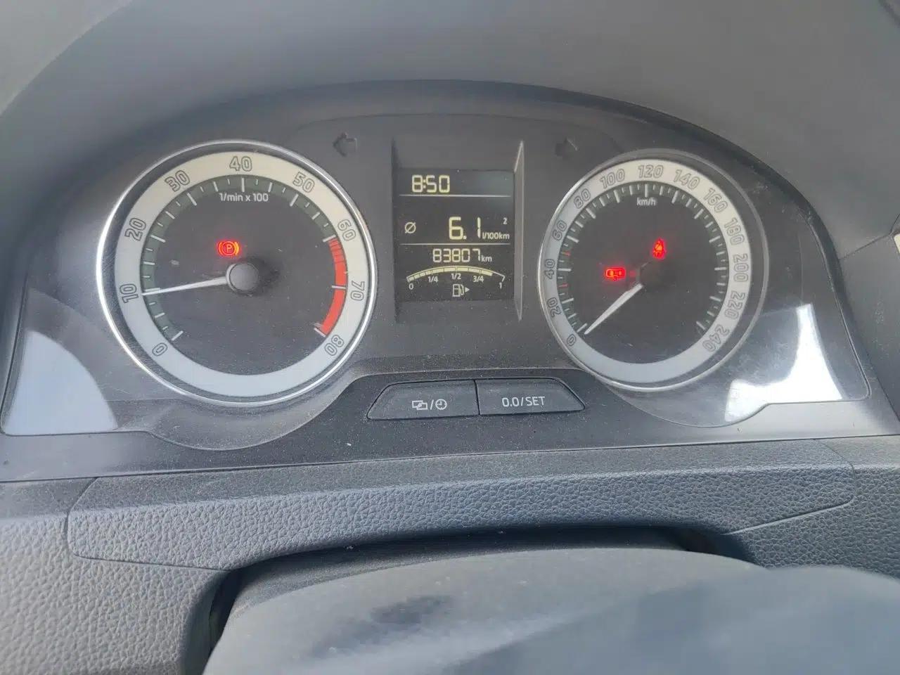 Skoda Rapid 2019 1.5L Manual Comfort Edition China VI Standard — миниатюра 11
