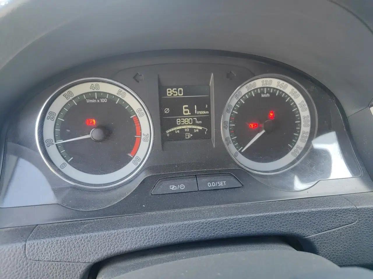 Skoda Rapid 2019 1.5L Manual Comfort Edition China VI Standard — миниатюра 12