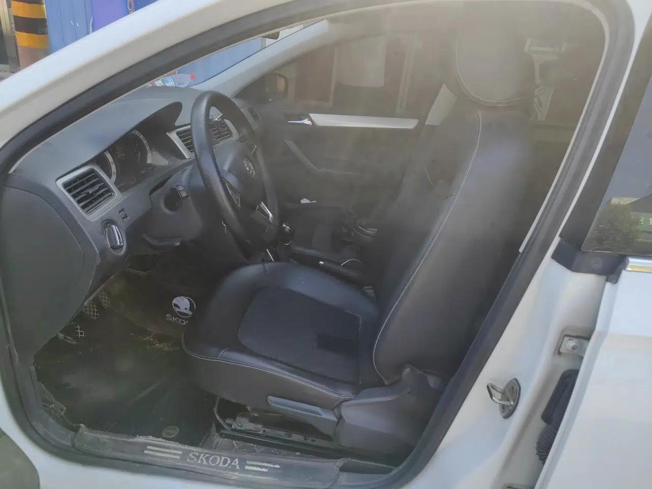 Skoda Rapid 2019 1.5L Manual Comfort Edition China VI Standard — миниатюра 15