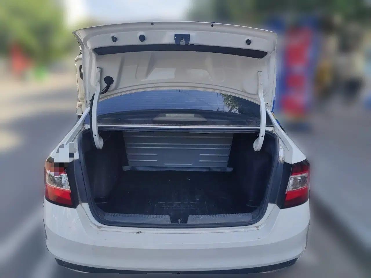 Skoda Rapid 2019 1.5L Manual Comfort Edition China VI Standard — миниатюра 19