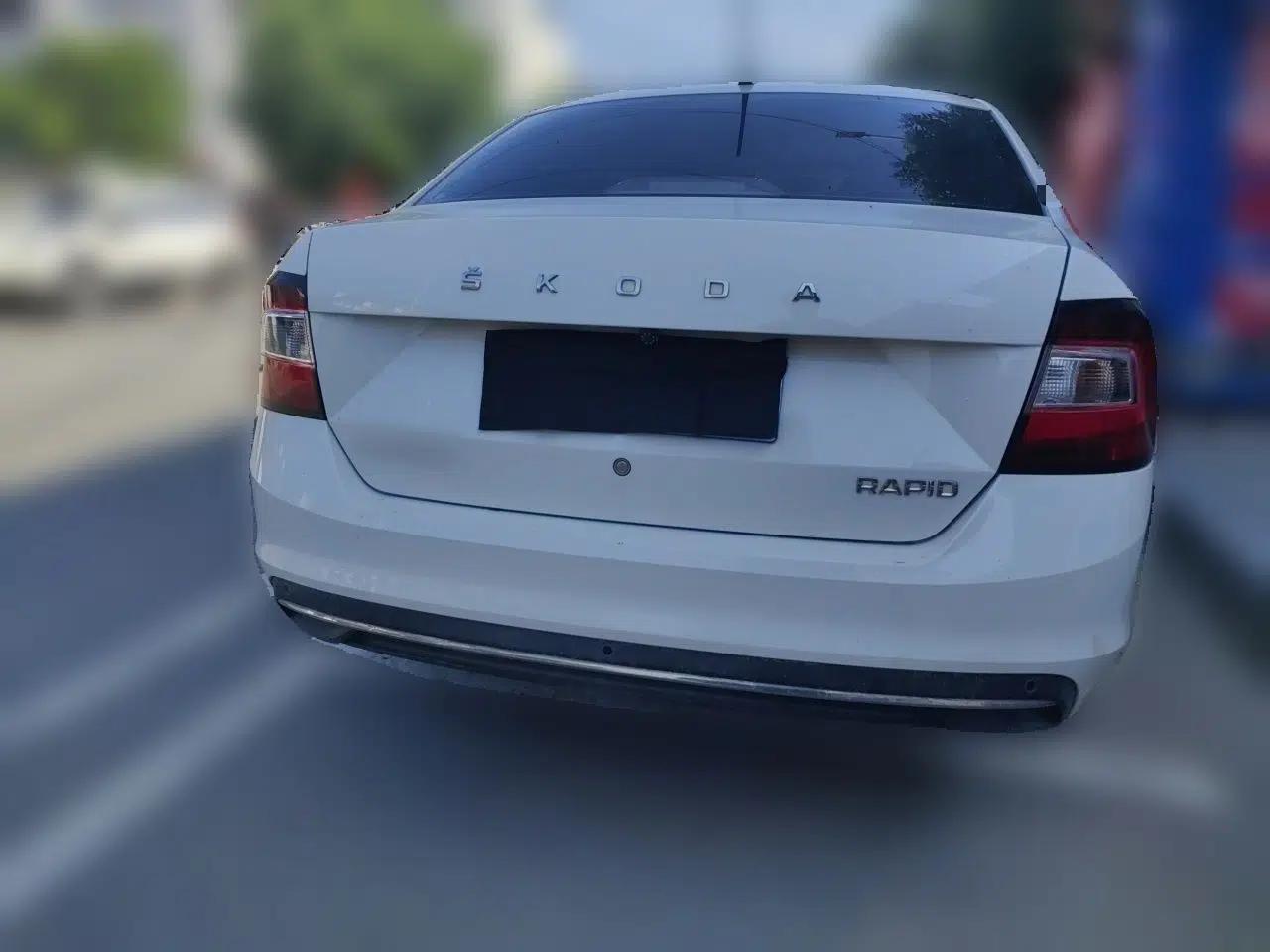 Skoda Rapid 2019 1.5L Manual Comfort Edition China VI Standard — миниатюра 5