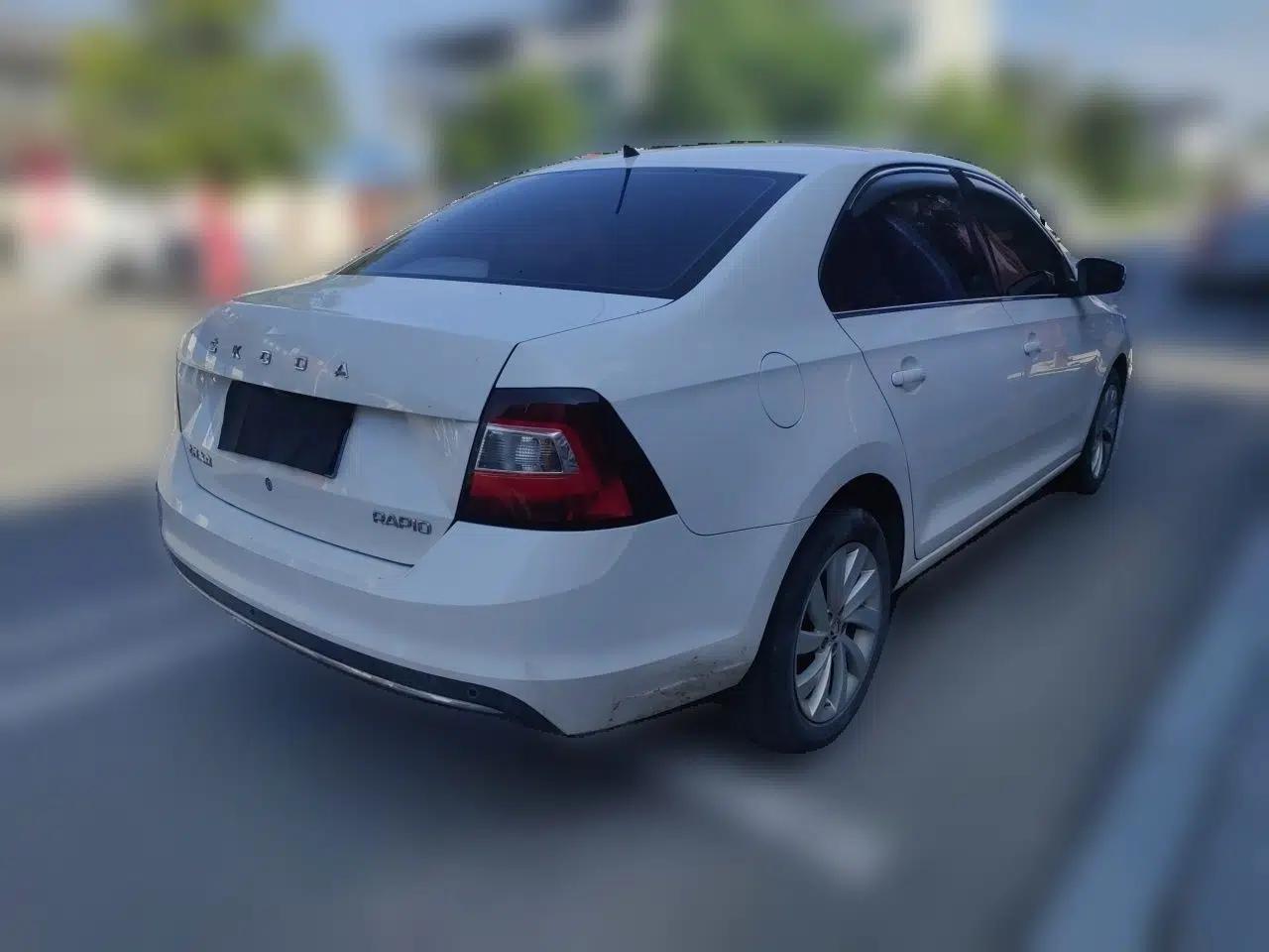 Skoda Rapid 2019 1.5L Manual Comfort Edition China VI Standard — миниатюра 6