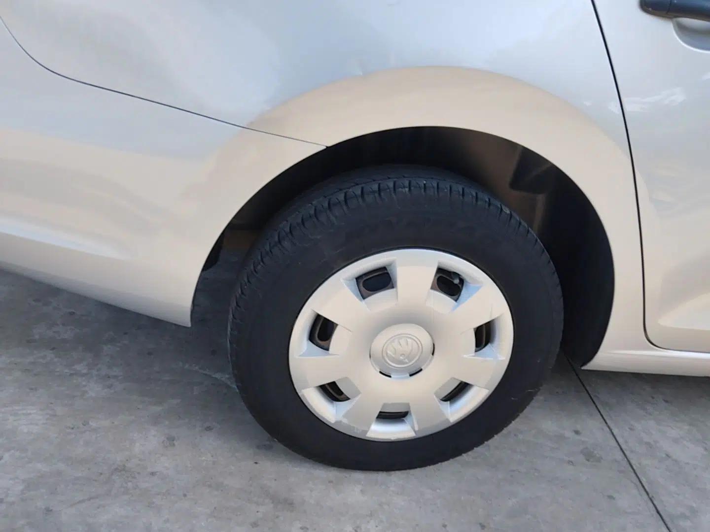Skoda Rapid 2016 1.4L Manual Front-Wheel Drive Model — миниатюра 16