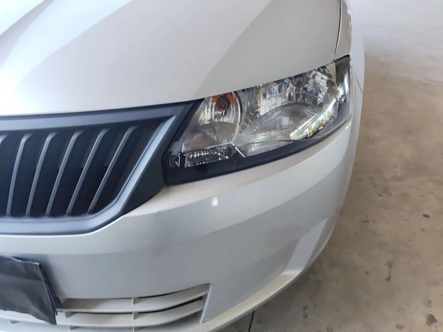 Skoda Rapid 2016 1.4L Manual Front-Wheel Drive Model — миниатюра 8