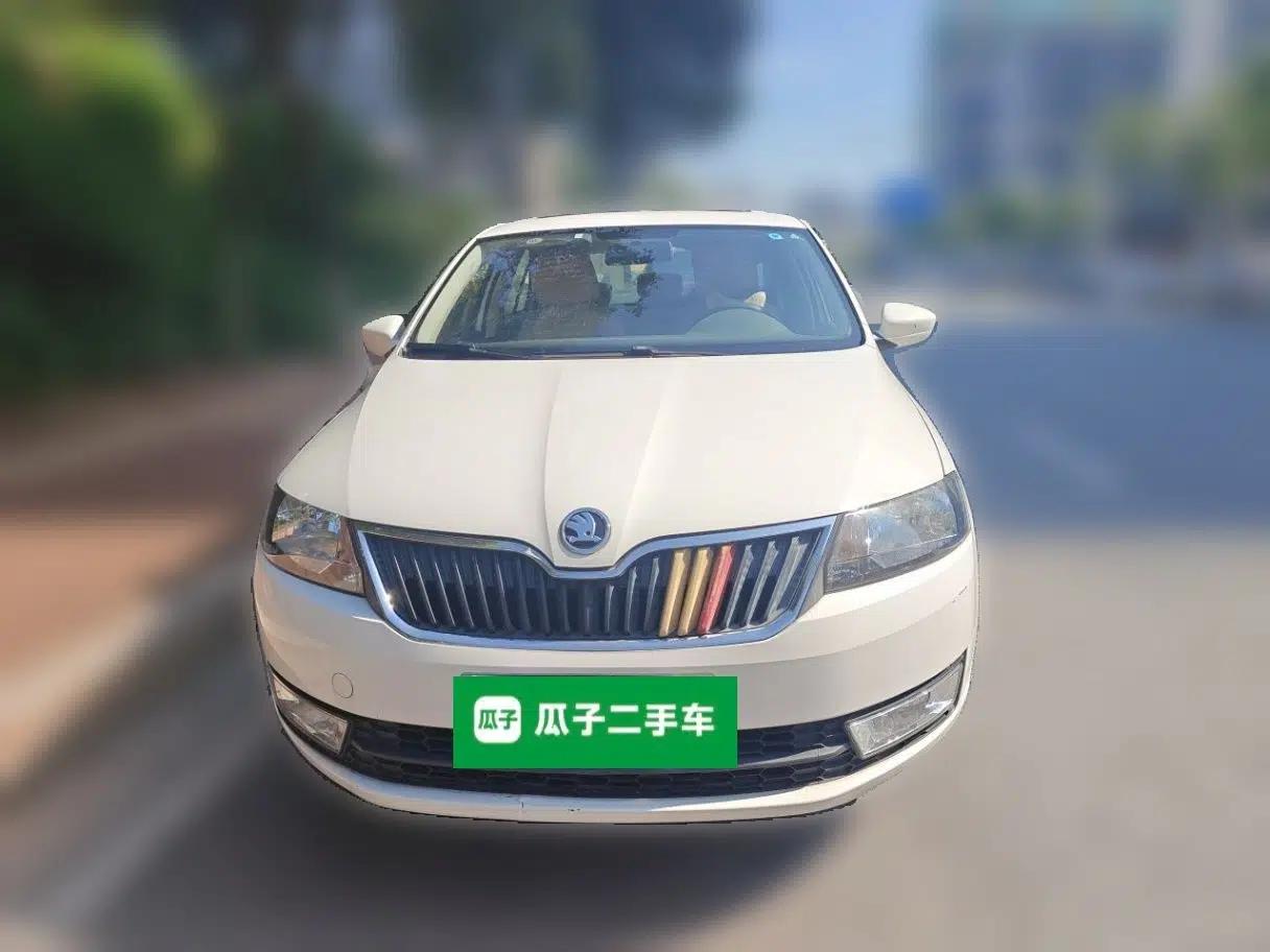 Skoda Rapid 2015 1.6L Manual Smart Selection Model — миниатюра 2
