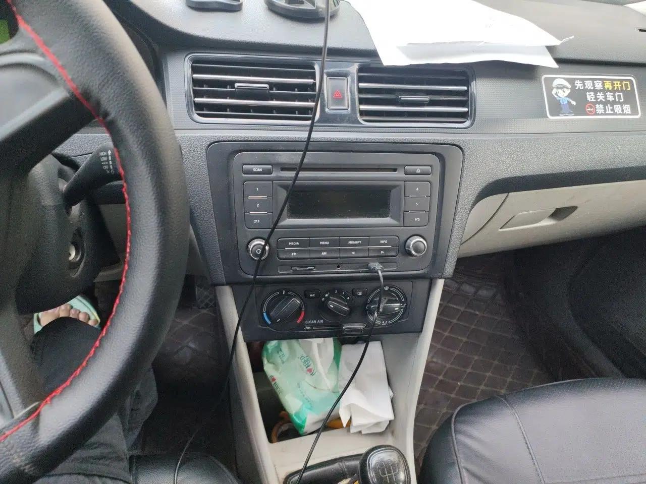 Skoda Rapid 2016 1.4L Manual Front-Wheel Drive Model — миниатюра 13