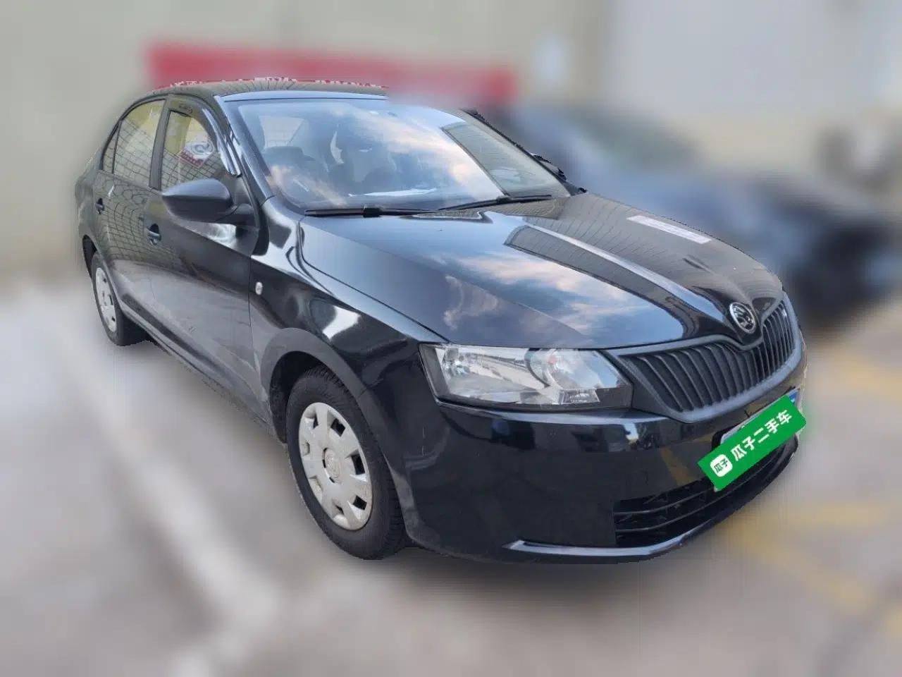 Skoda Rapid 2016 1.4L Manual Front-Wheel Drive Model — миниатюра 3