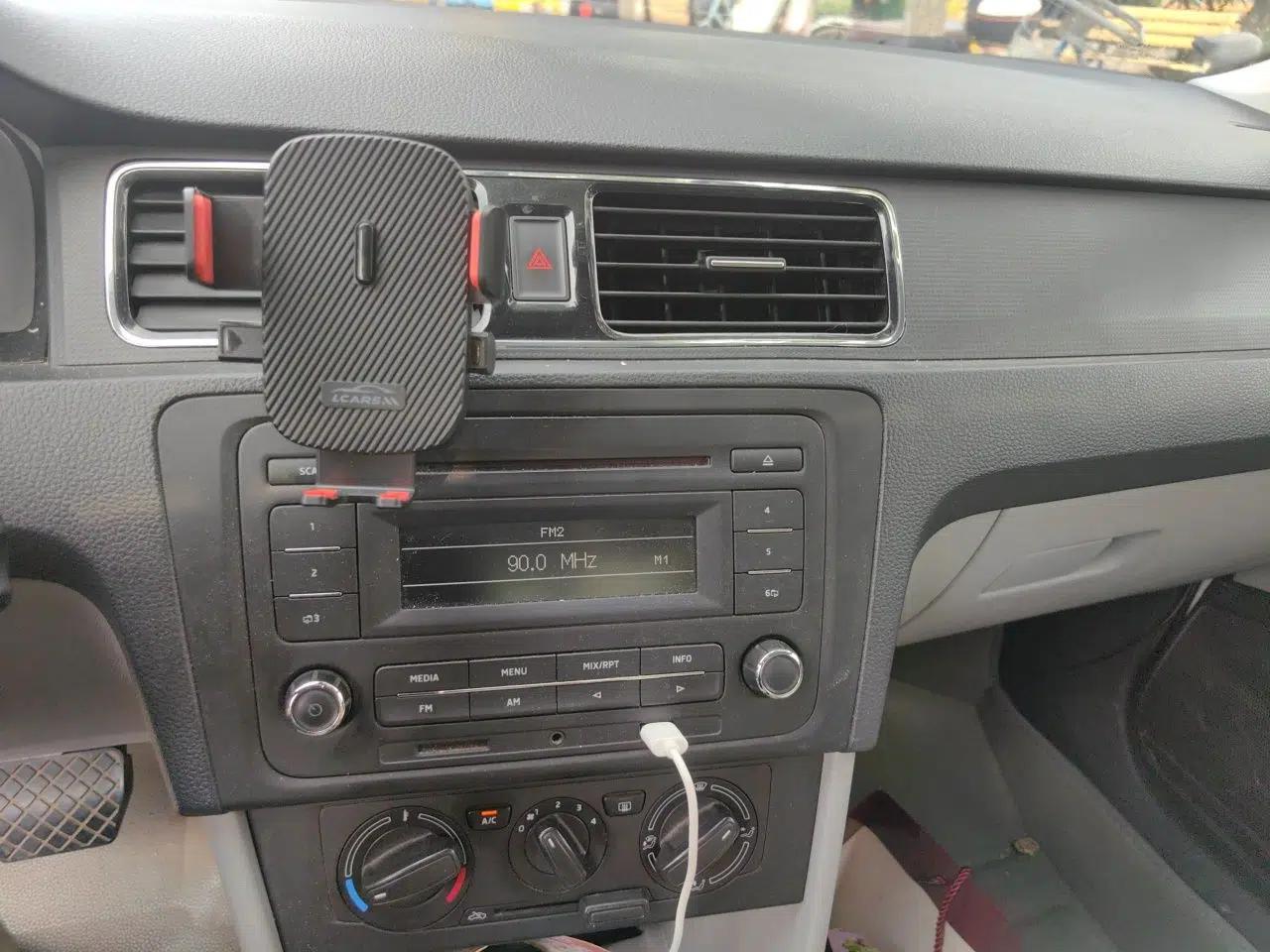 Skoda Rapid 2015 1.6L Automatic Smart Selection Model — миниатюра 13
