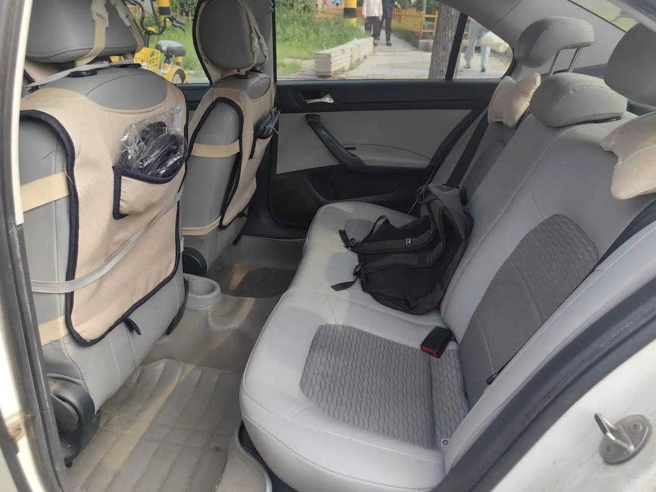 Skoda Rapid 2015 1.6L Automatic Smart Selection Model — миниатюра 17