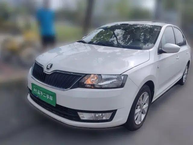 Skoda Rapid 2015 1.6L Automatic Smart Selection Model