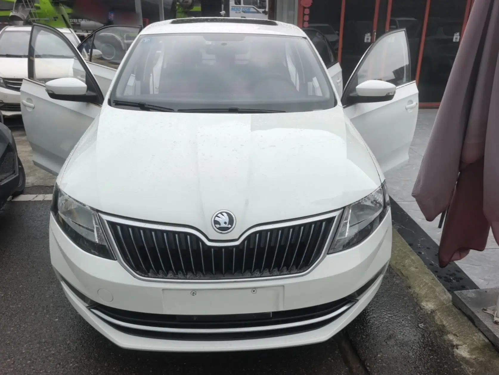 Skoda Rapid 2018 1.6L Automatic Comfort Edition — миниатюра 2
