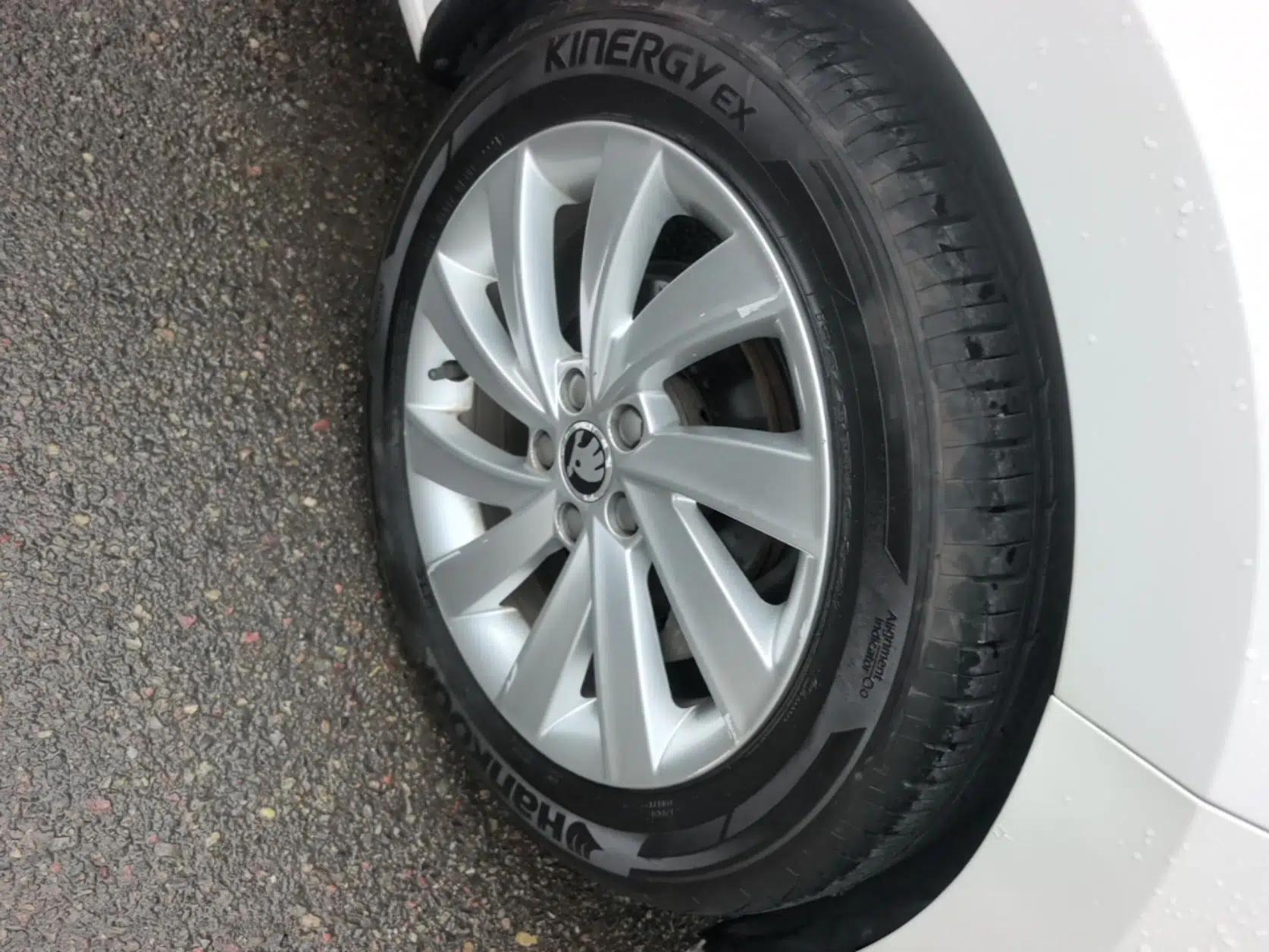 Skoda Rapid 2018 1.6L Automatic Comfort Edition — миниатюра 10