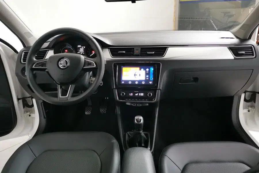 Skoda Rapid 2020 1.5L Manual Comfort Edition — миниатюра 13