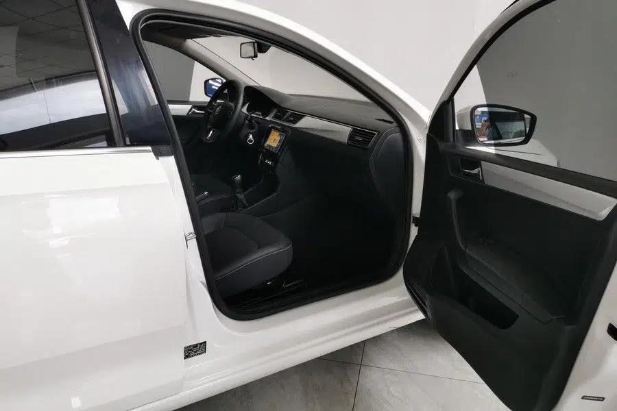 Skoda Rapid 2020 1.5L Manual Comfort Edition — миниатюра 21