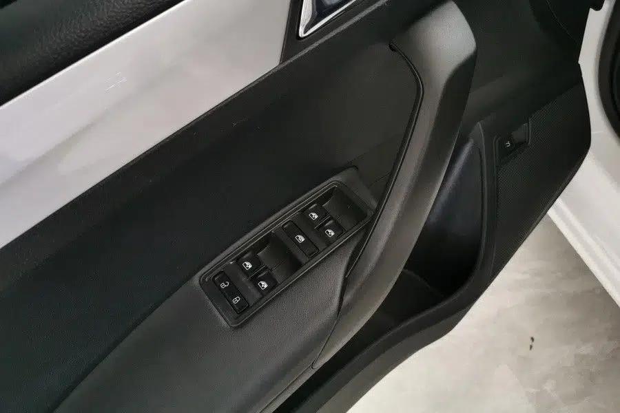 Skoda Rapid 2020 1.5L Manual Comfort Edition — миниатюра 22