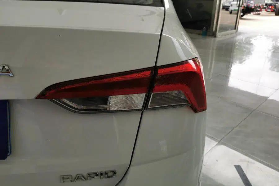 Skoda Rapid 2020 1.5L Manual Comfort Edition — миниатюра 5