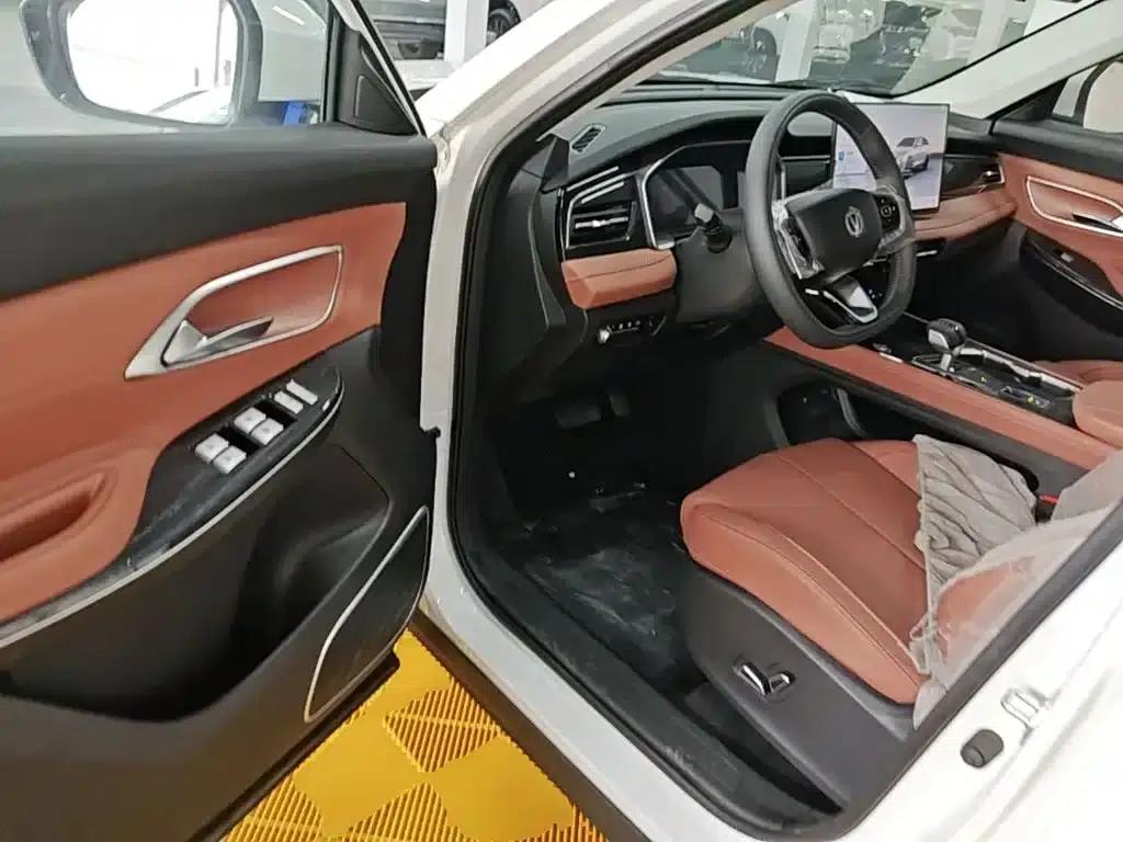 Changan CS75 2026 PRO 1.5T DCT Premium 7-seater — миниатюра 16