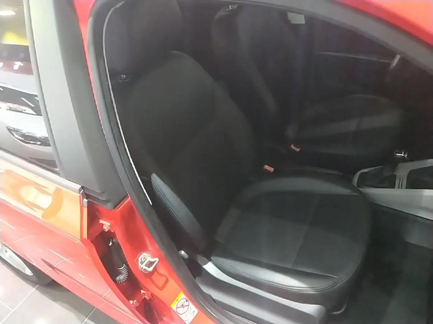 Skoda Fabia 2016 1.4L Automatic Car Enjoy Edition — миниатюра 19