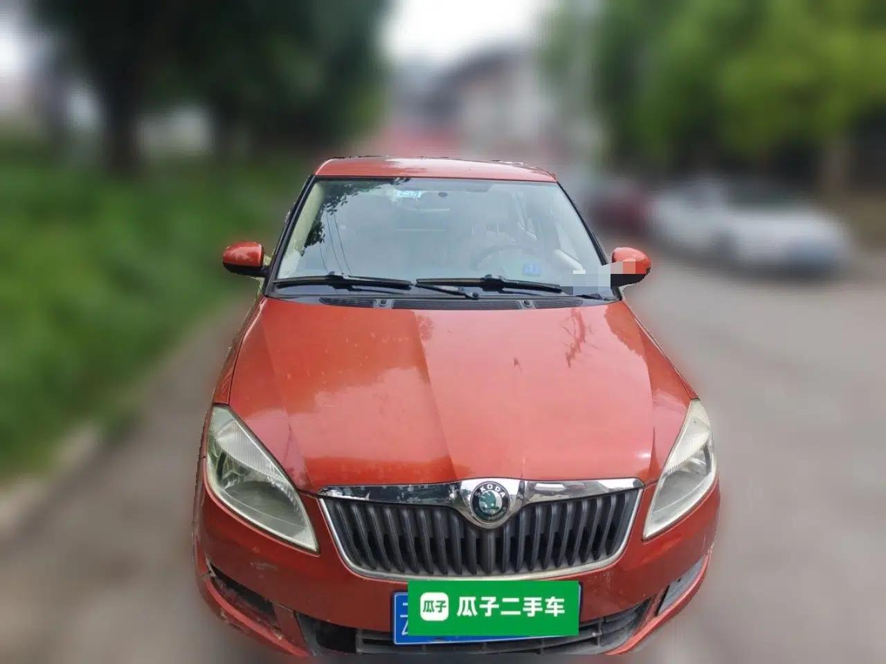 Skoda Fabia 2012 1.4L Manual Crystal Edition — миниатюра 2