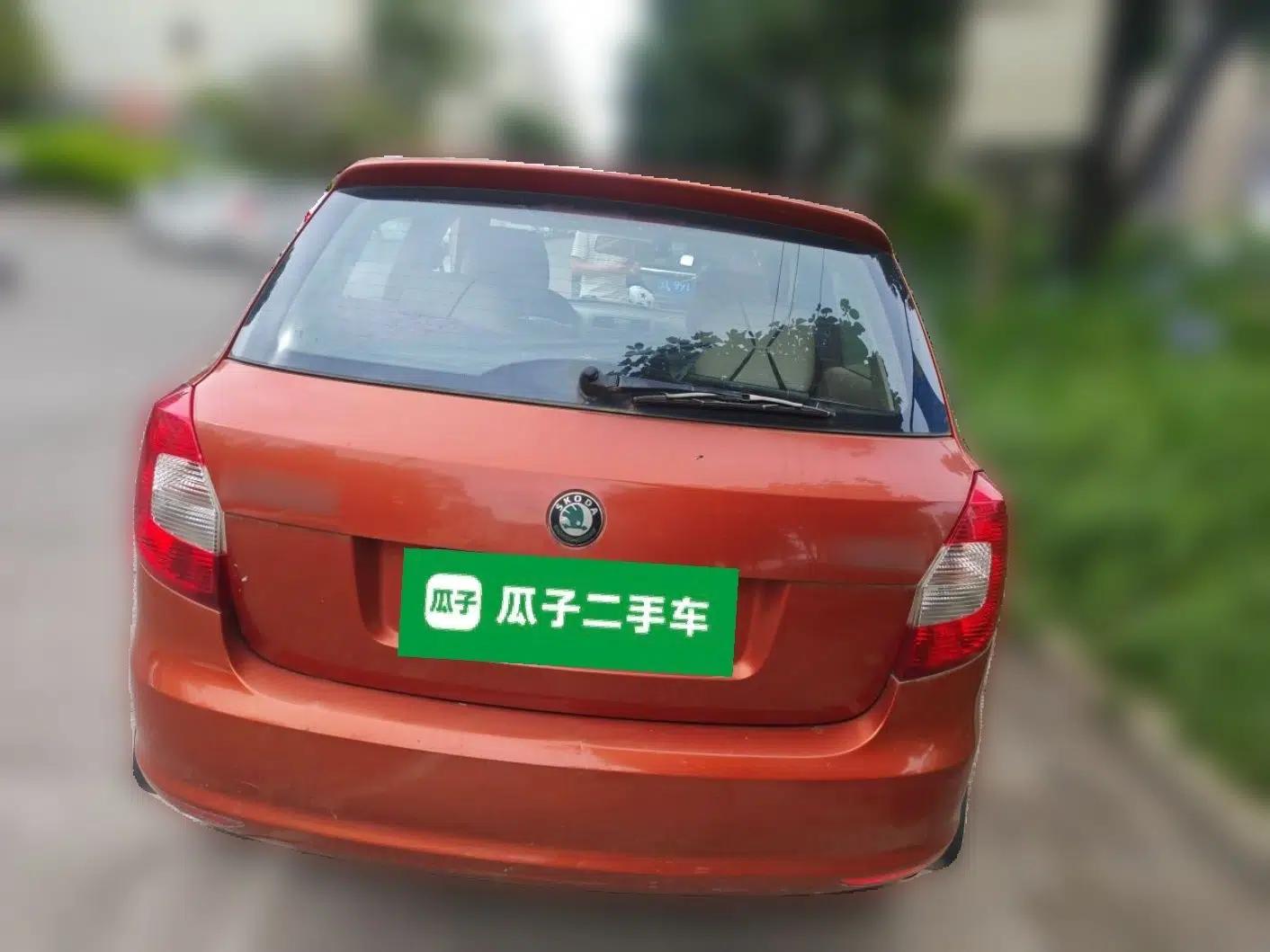 Skoda Fabia 2012 1.4L Manual Crystal Edition — миниатюра 5