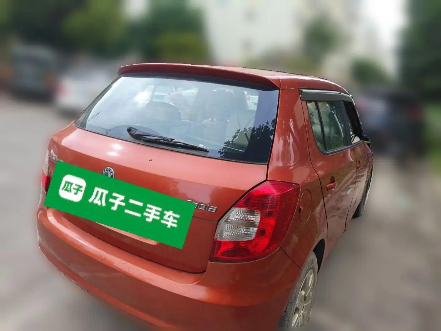 Skoda Fabia 2012 1.4L Manual Crystal Edition — миниатюра 6