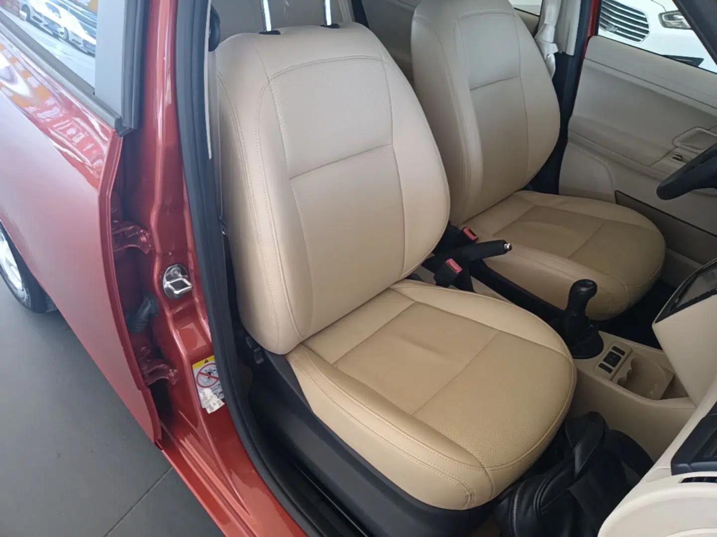 Skoda Fabia 2014 1.4L Manual Crystal Edition — миниатюра 19