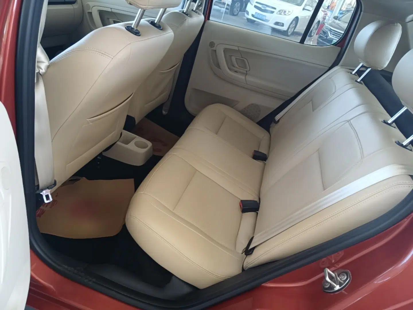 Skoda Fabia 2014 1.4L Manual Crystal Edition — миниатюра 20