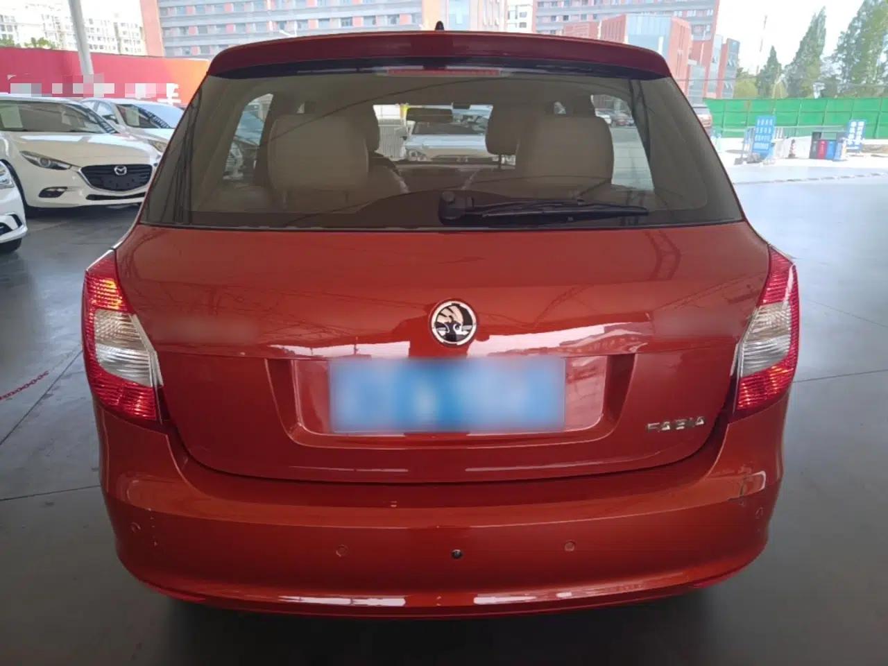 Skoda Fabia 2014 1.4L Manual Crystal Edition — миниатюра 5