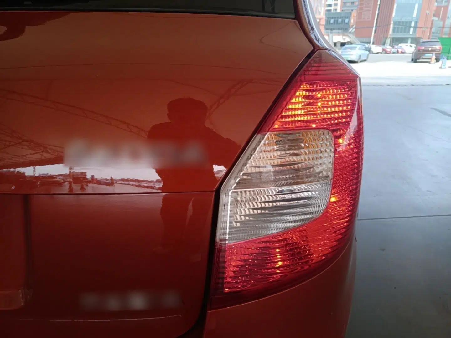 Skoda Fabia 2014 1.4L Manual Crystal Edition — миниатюра 9