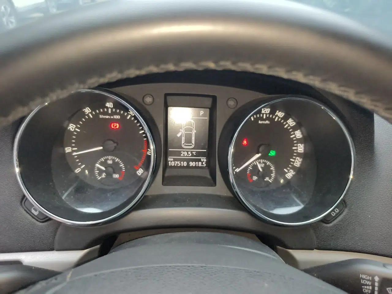 Skoda Yeti 2013 1.8T DSG Luxury Edition — миниатюра 11