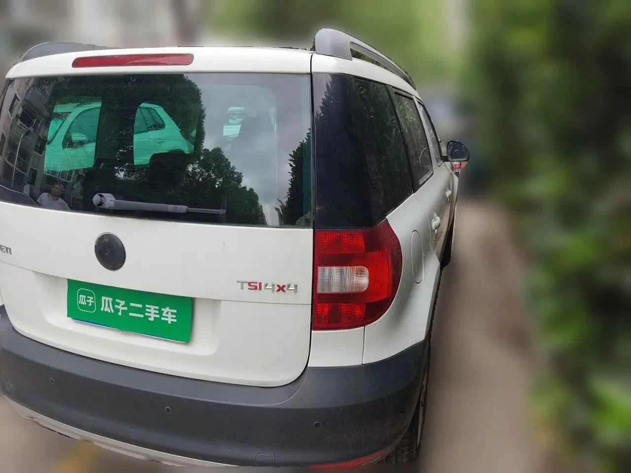 Skoda Yeti 2013 1.8T DSG Luxury Edition — миниатюра 6