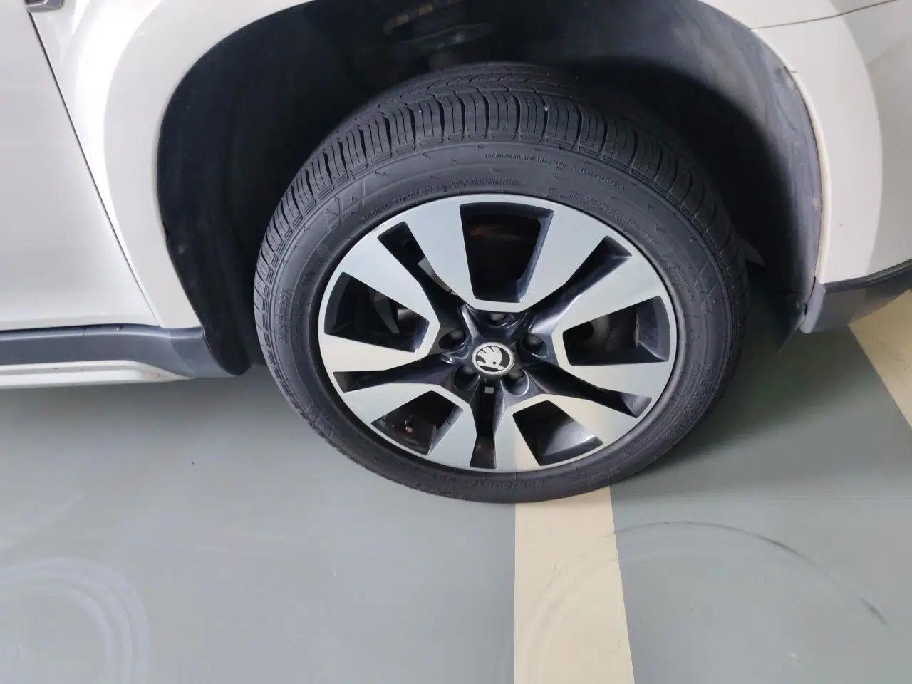 Skoda Yeti 2017 TSI300 DSG Luxury Edition — миниатюра 8