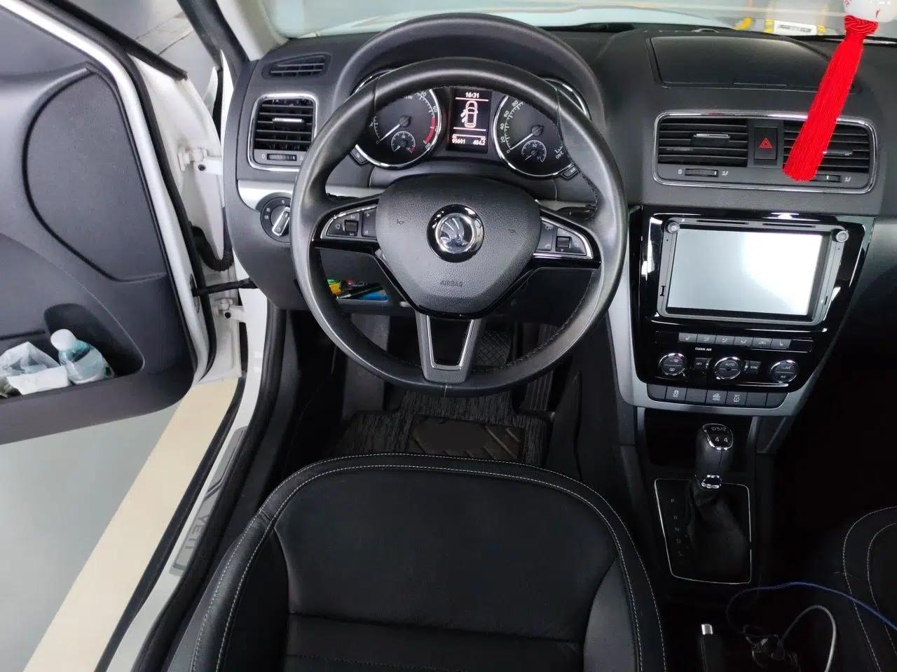 Skoda Yeti 2017 TSI300 DSG Luxury Edition — миниатюра 10