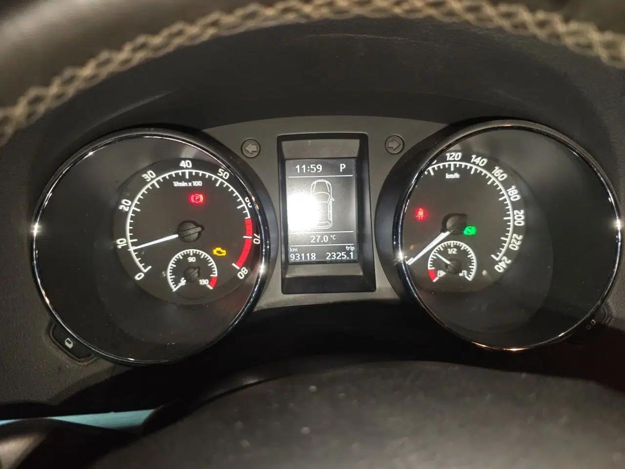 Skoda Yeti 2014 1.8TSI DSG Polar Edition — миниатюра 11