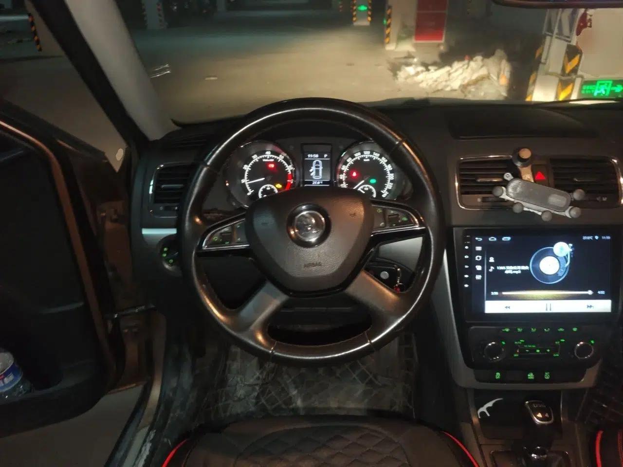 Skoda Yeti 2014 1.8TSI DSG Polar Edition — миниатюра 10