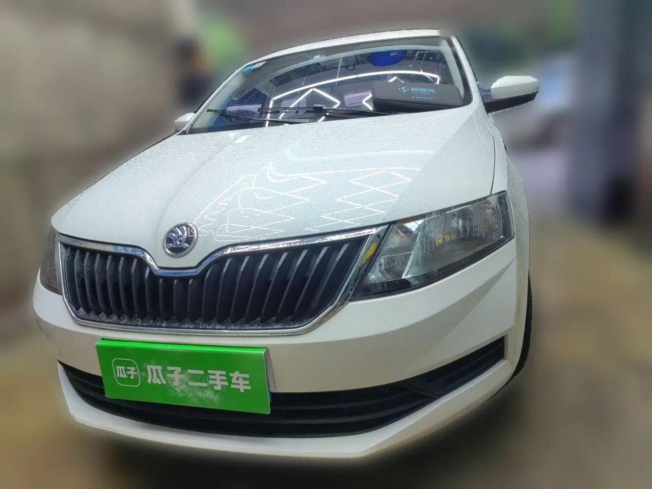 Skoda Rapid Spaceback 2018 1.4L Manual Standard Edition — миниатюра 2