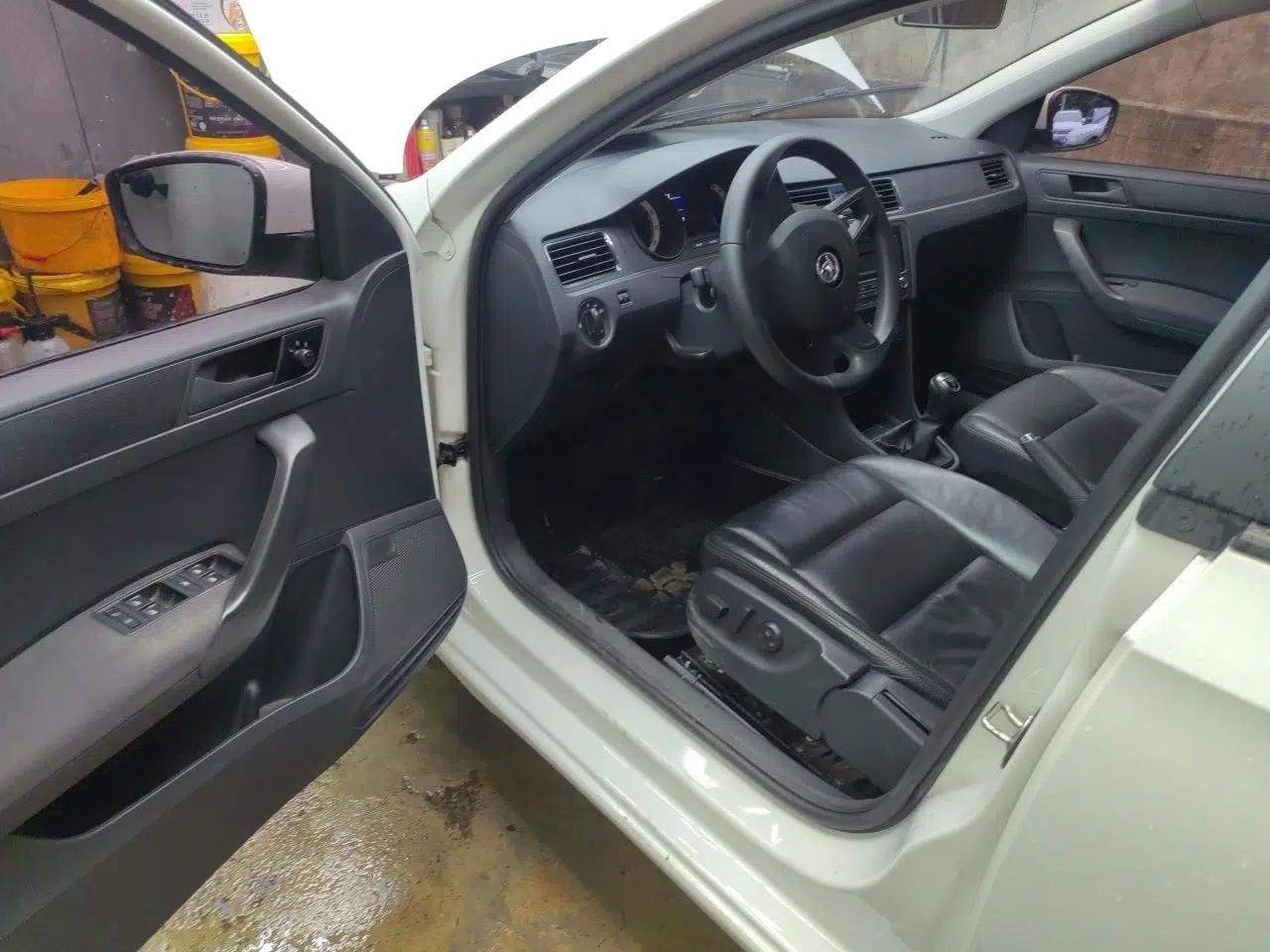 Skoda Rapid Spaceback 2018 1.4L Manual Standard Edition — миниатюра 16