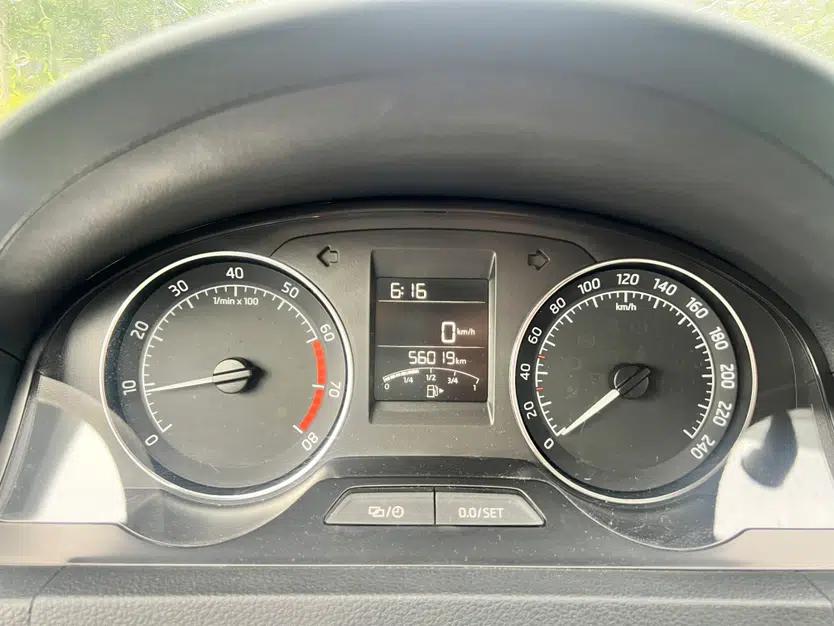 Skoda Rapid Spaceback 2016 Revised Version 1.6L Manual Front-Drive Edition — миниатюра 23