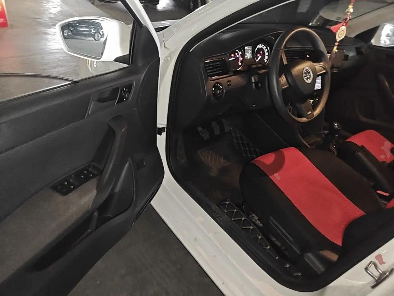 Skoda Rapid Spaceback 2016 Revised Version 1.6L Manual Front-Drive Edition — миниатюра 27