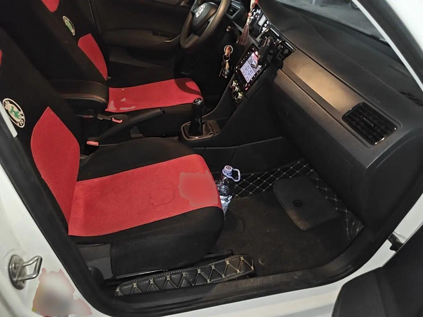 Skoda Rapid Spaceback 2016 Revised Version 1.6L Manual Front-Drive Edition — миниатюра 28